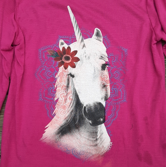 ⭐buy 2 get 1 free⭐Pretty unicorn MUDD shirt - Picture 2 of 6